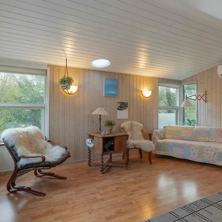 Dom wakacyjny Close To The And Forest And *